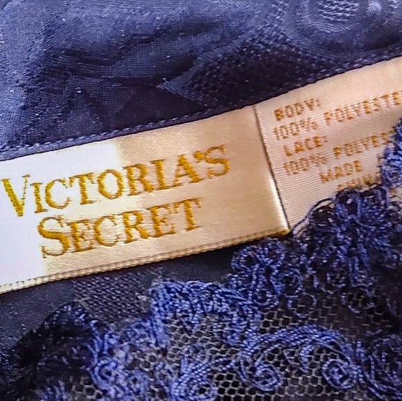 VTG VICTORIA’S SECRET LINGERIE BLUEBERRY LACE /SATIN CHEMISE GOWN , GOLD LABEL - Picture 2 of 6